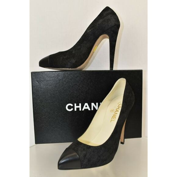 NIB CHANEL BLACK G28778 SHIMMER SUEDE CC LOGO POINTY CAP TOE CLASSIC PUMPS 37.5 - Picture 1 of 12